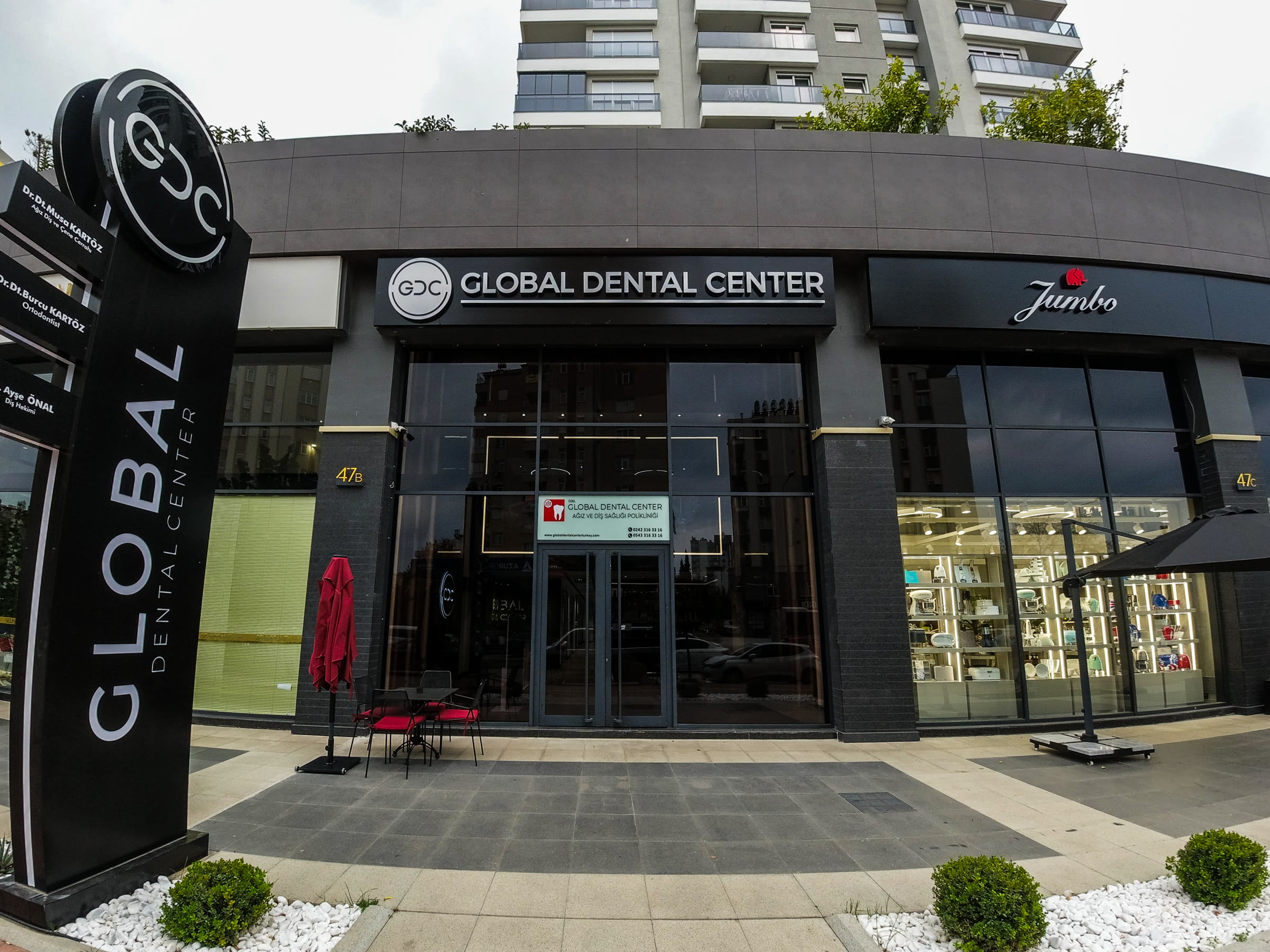 Global Dental Center clinic exterior in Antalya